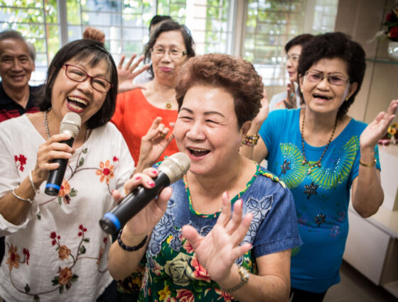 Active-ageing-karaoke-7-seniors.jpg